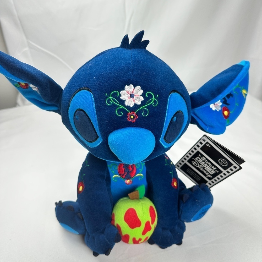 NWT - Stitch Crashes Disney Snow White